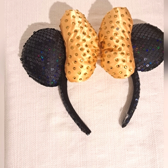 Rare Black and Gold Disney Ears - Picture 1 of 3